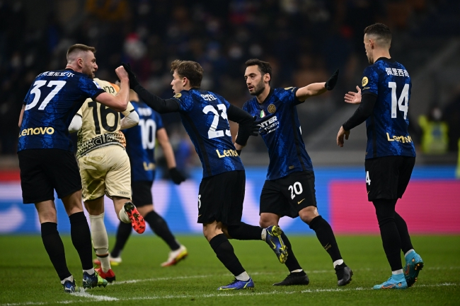 梅西助攻帽子戏法再次爆红全网