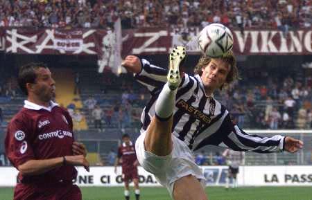 欧塞尔主席周云杰：我想把欧塞尔打造成中国足球出海的桥头堡