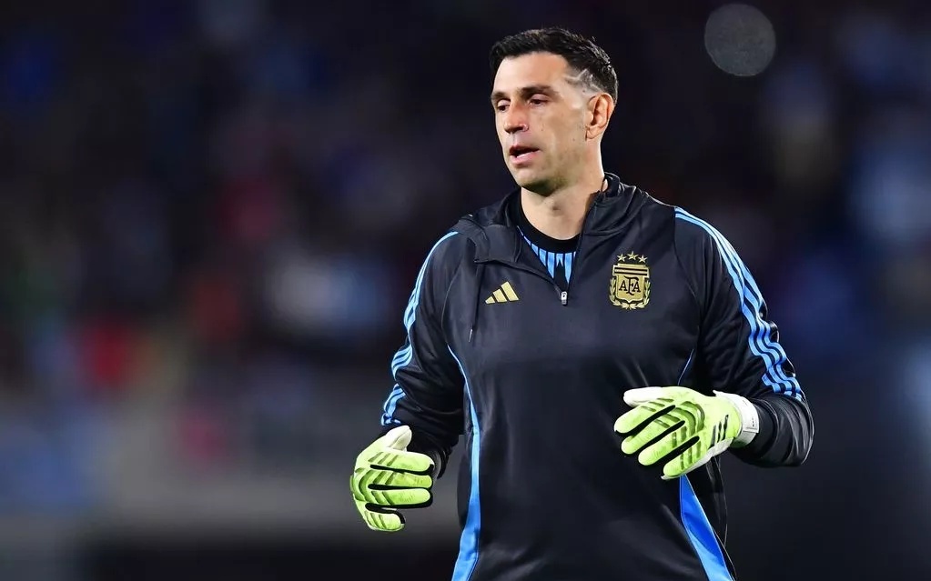 洛杉矶道奇官方推出 2025“双冠版”球衣，并在衣袖处绣有大谷翔平 50／50 纪录标志