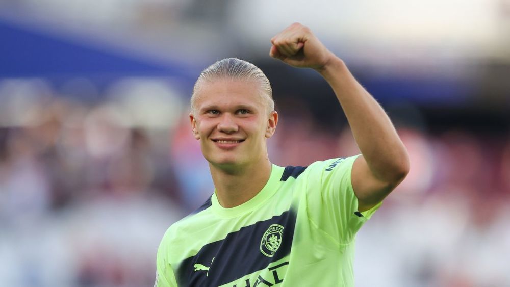 迪亚巴特抢下18板！黄蜂主帅：他是进攻体系中不可缺少的一环（迪亚巴特豪取18篮板！黄蜂主帅：他是球队进攻端的关键拼图）