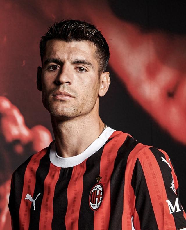 西班牙足协宣传反家暴：面对家庭暴力，直接出示红牌