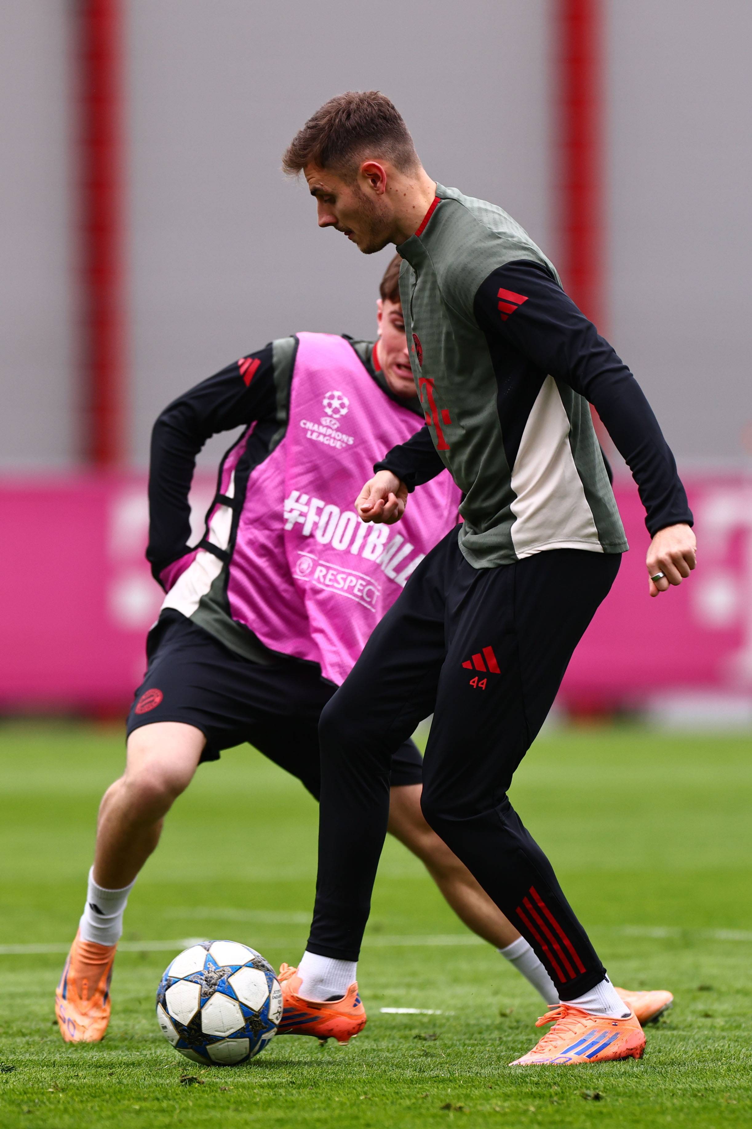 澳超新赛季实力定位：减至12队 奥克兰剑指双冠（澳超新赛季格局：参赛队缩至12支，奥克兰冲击双冠）