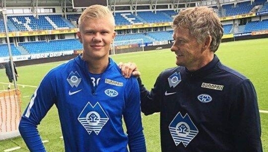 6场贡献9球1助攻，卡扎伊什维利当选中超9／10月最佳球员