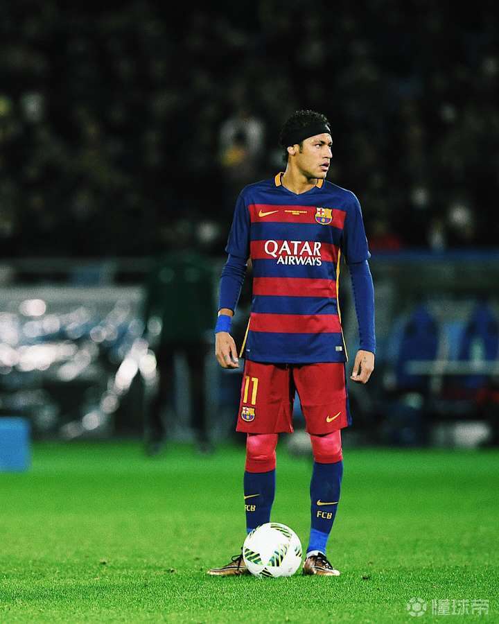 克尼佩尔：很高兴有机会打持球 有机会去尝试不一样的打法（克尼佩尔：为持球机会感到开心，期待尝试全新打法）