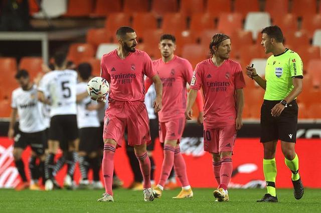 加时最后3分钟神剧情！约基奇上演不可能逆转 华子从天堂到地狱（加时末段惊天反转：约基奇完成绝境翻盘，华子经历冰火两重天）